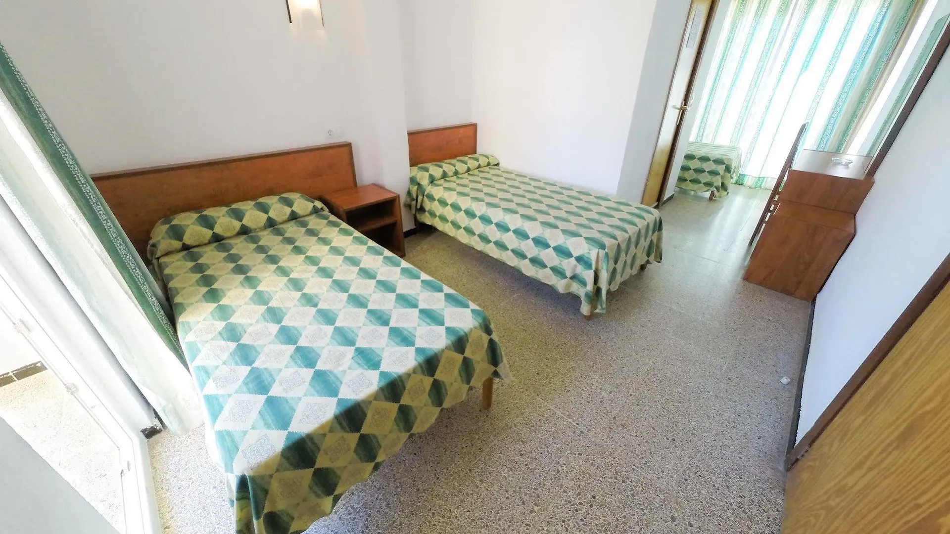 ホテル Hostal Lido エル・アレナル