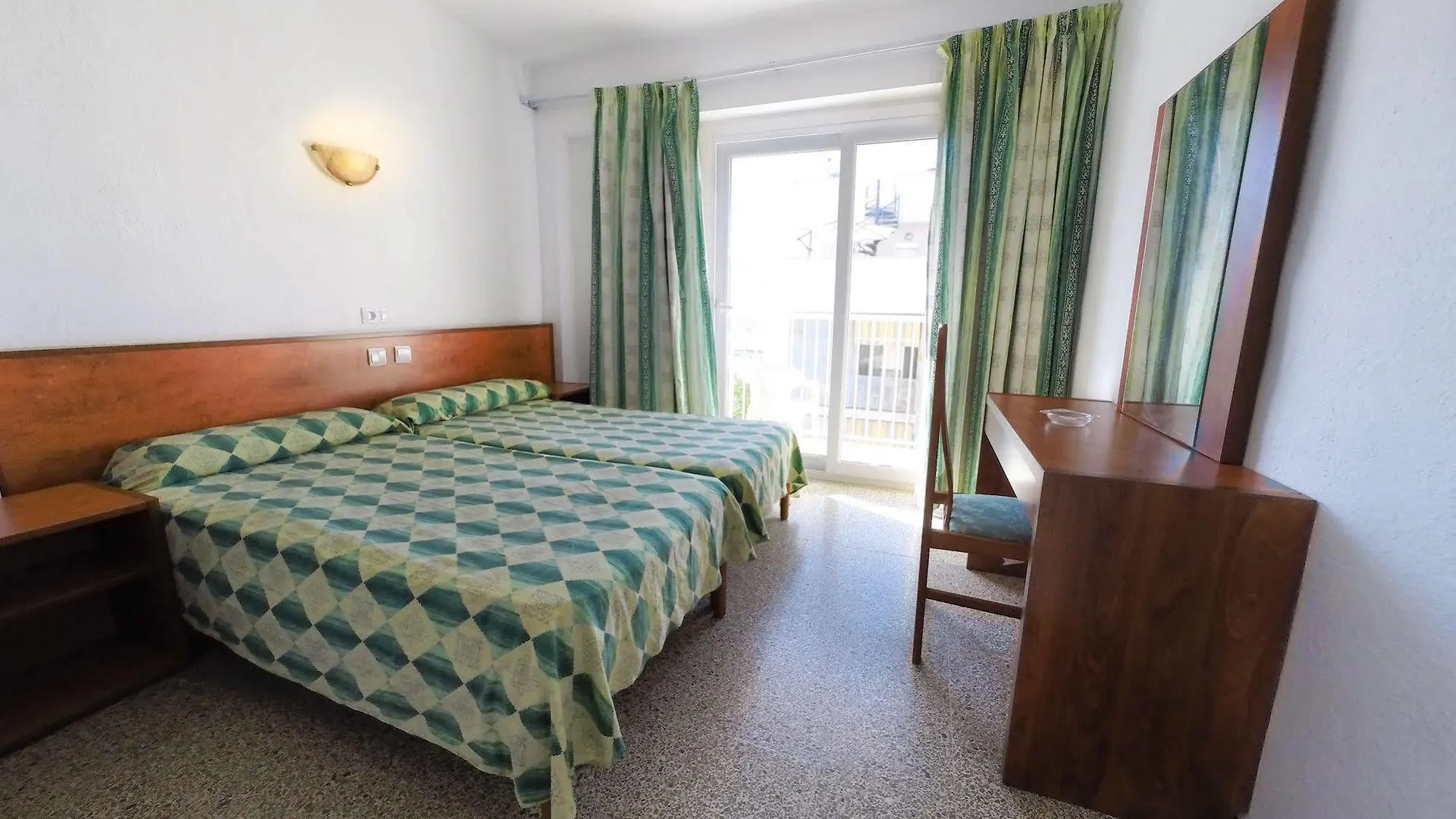 Hostal Lido El Arenal  El Arenal (Mallorca)