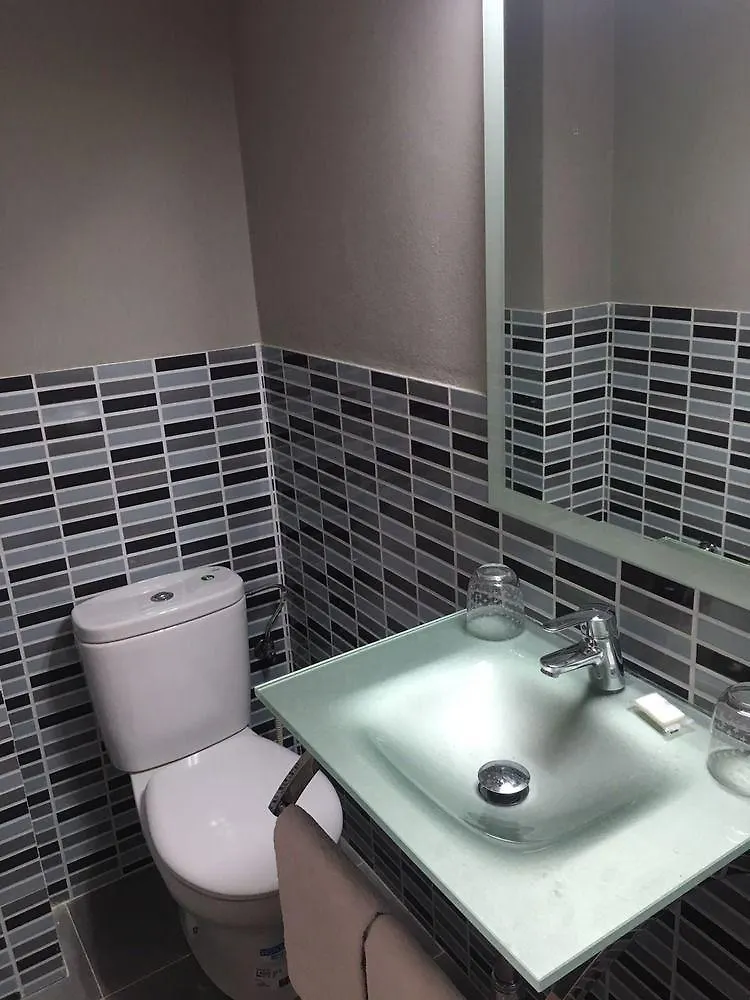 Hostal Lido 호텔 엘아레날